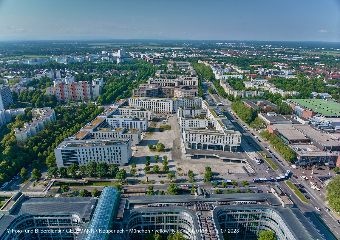 07.06.2023 - Perlach Plaza, PEP, Rentenversicherung, Wohnring, WACKER-Chemie in Neuperlach 07.06.2023 - Perlach Plaza, PEP, Rentenversicherung, Wohnring, WACKER-Chemie in Neuperlach